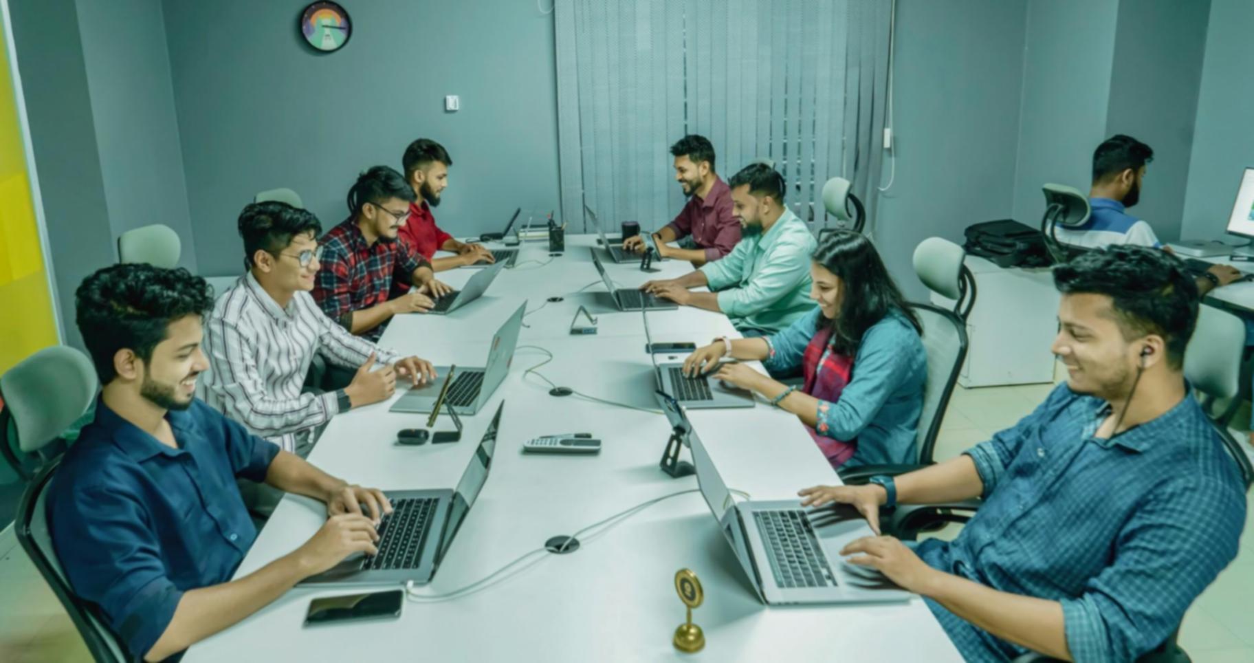 Sesión de planificación financiera personalizada en las oficinas de crialosevian